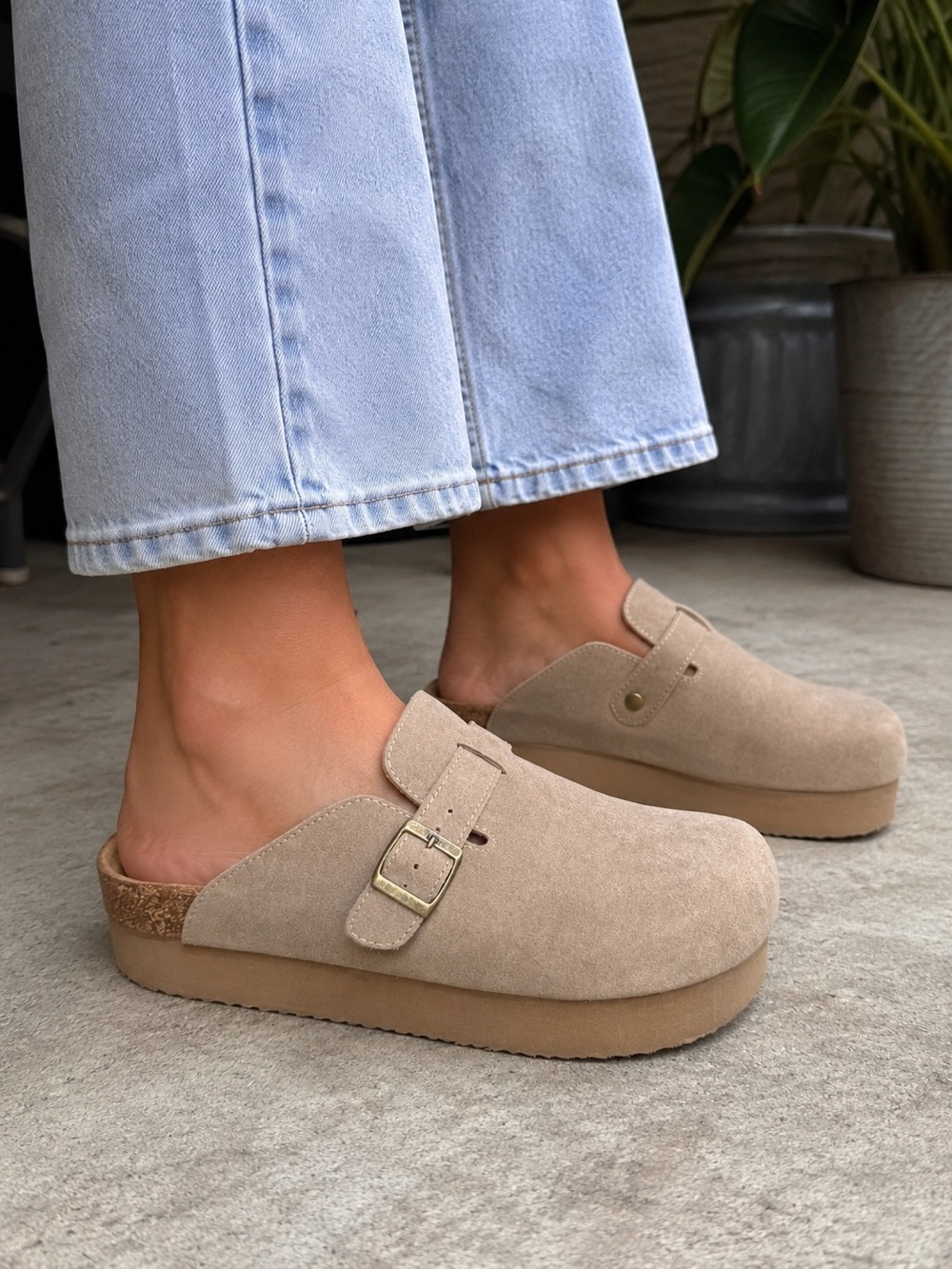 Sugar Kiss Brandy Taupe Potato Clogs NIB Faux Suede Platform Shoes 9, 10, or 11
